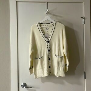 Vintage 90s inspired beige cardigan with reversible two tone belt